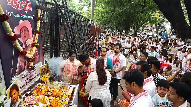 Video Clip: Pune’s Assamese Community Pays Tribute to Zubeen Garg; 500 Gather to Honour the Late Icon as the Music and Legacy continues to Live On
