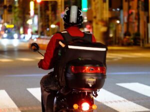 “Maaf Kar Dijiye”: 2 AM Apology From Delivery Guy Melts Hearts, Leaves Customer Speechless