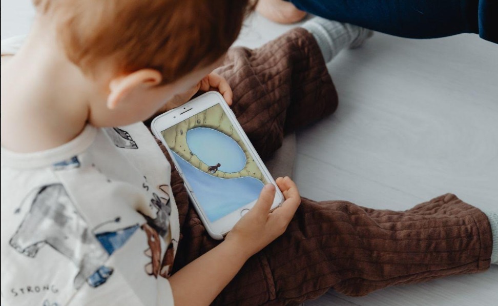 Cut Down Your Kids’ Screen Time Without Daily Struggles — 7 Practical Tips That Actually Work
