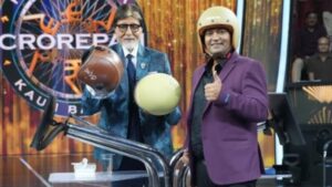 Amitabh Bachchan Honours 'Helmet Man of India' Raghvendra Kumar on KBC 17
