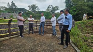 Pune Municipal Commissioner Inspects Rajiv Gandhi Zoological Park, Orders Speedy Implementation Of Master Plan