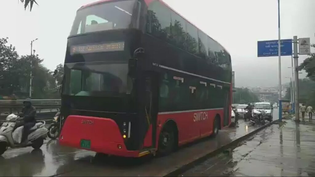 Pune's Double-Decker Bus Trial Runs Empty as Expensive ₹100 Fare Deters Commuters
