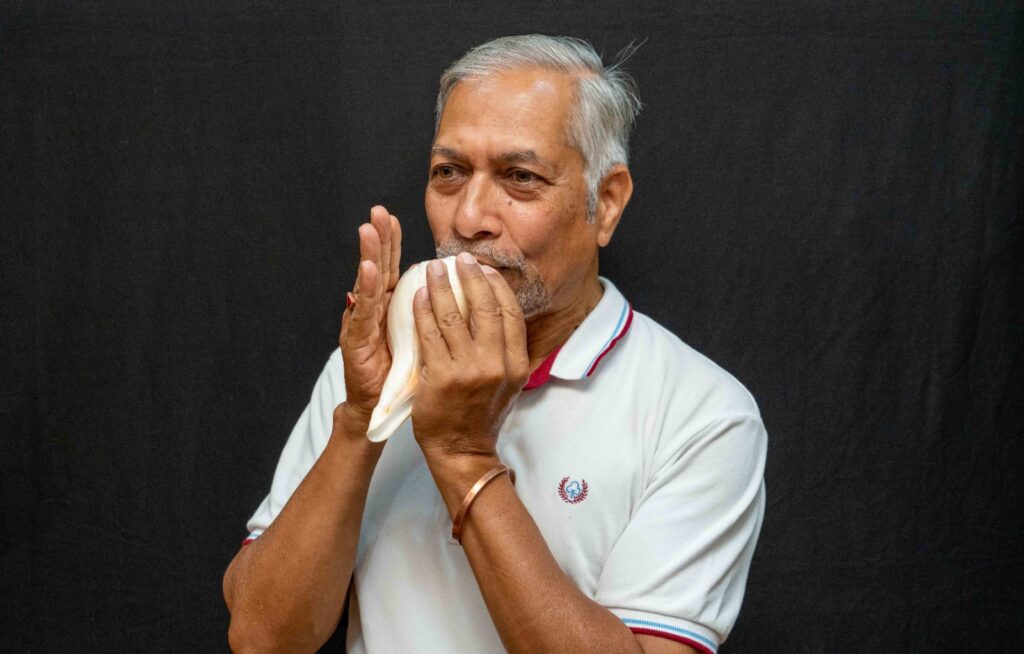 Pune Musician Creates World Record By Playing Indian Melodies On Vishnu Conch