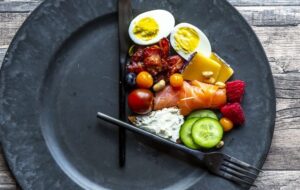 Eating in an 8-Hour Window May Raise Heart Risk by 135%, Study Finds