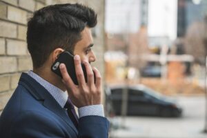 Why Do We Use a Specific Ear While Talking on the Phone? Here’s What Science Says