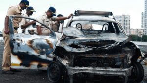 Mumbai Coastal Road Tunnel Closed After Tourist Cab Catches Fire; Traffic Disrupted During Peak Hours