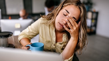 Feeling Mentally Drained for No Reason? These 7 Everyday Habits Might Be the Culprit