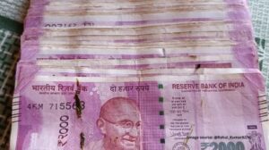 Diwali Cleaning Uncovers Rs 2 Lakh in Old ₹2,000 Notes Hidden in Set-Top Box — Internet Buzzing Over the Discovery