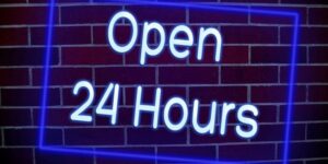 Shops_Remain_Open_For_24_Hours__Maharashtra_Become_First_State_To_Do_So_1513837073