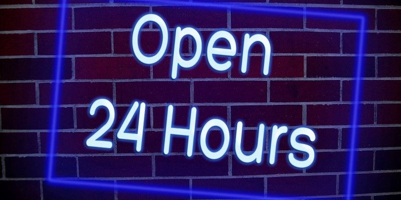 Shops_Remain_Open_For_24_Hours__Maharashtra_Become_First_State_To_Do_So_1513837073