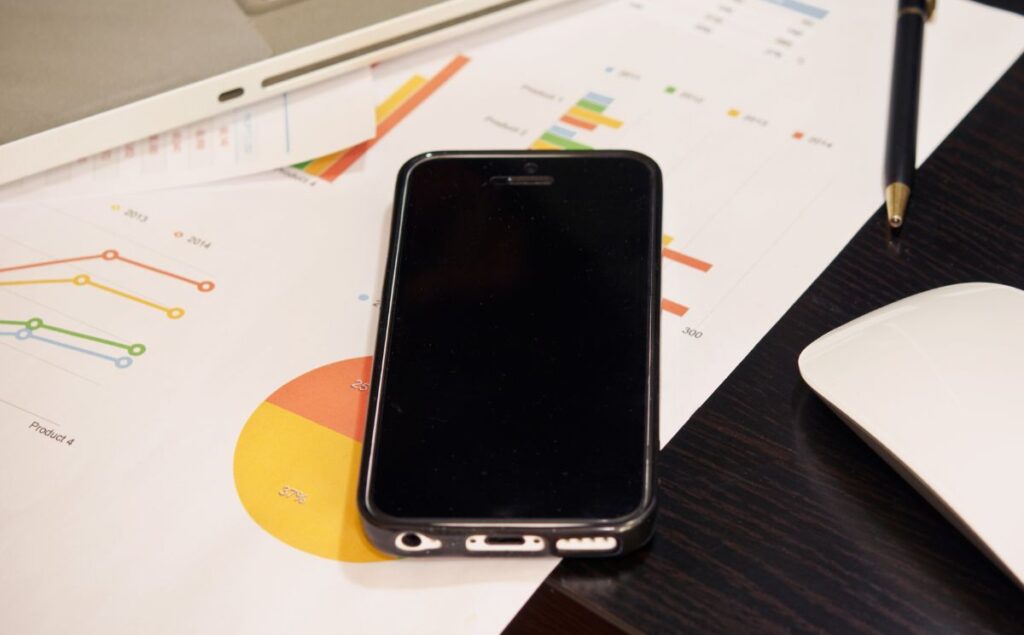 That Tiny Hole on Your Smartphone Has a Secret Purpose — Most People Have No Idea