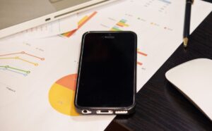 That Tiny Hole on Your Smartphone Has a Secret Purpose — Most People Have No Idea