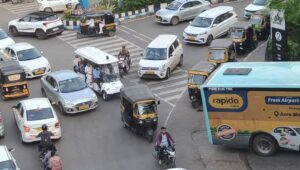 Traffic Chaos Outside Pune Airport: Lack Of Signals, Discipline Among Motorists Needed