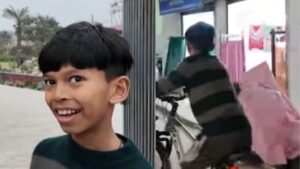 Viral Video: From Strangers to Friends; American Tourist Gifts New Bike to Indian Boy