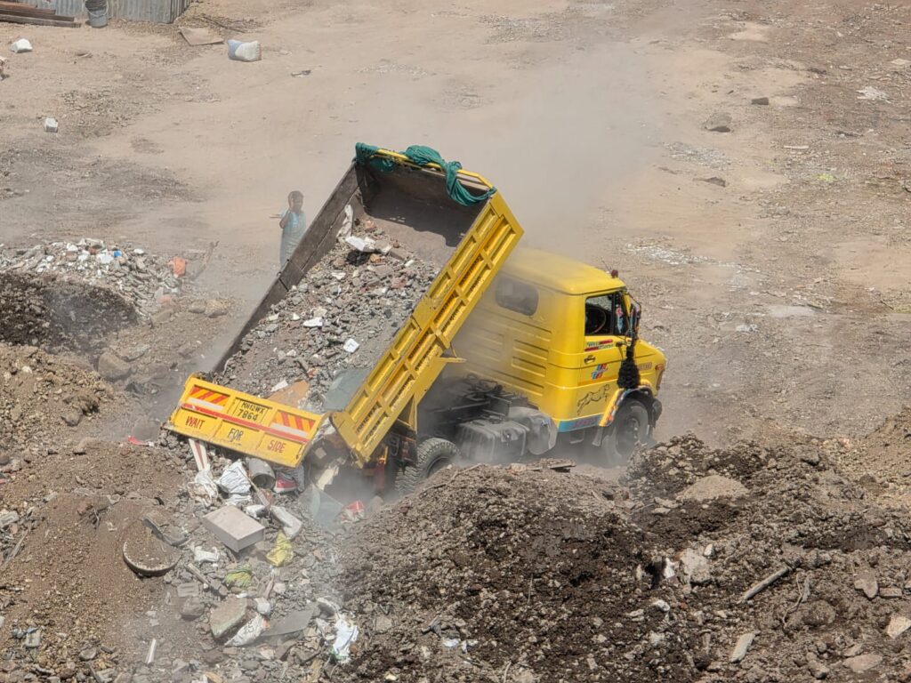 Pune: Kondhwa Residents Raise Alarm Over Massive Dumping Behind Kumar Sansar Society, Seek Urgent PMC Action