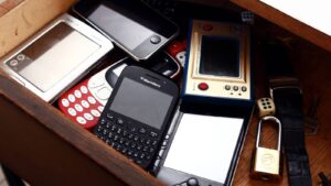 Smartphone Tips: Give Your Old Device a New Life — 5 Smart Ways to Reuse It
