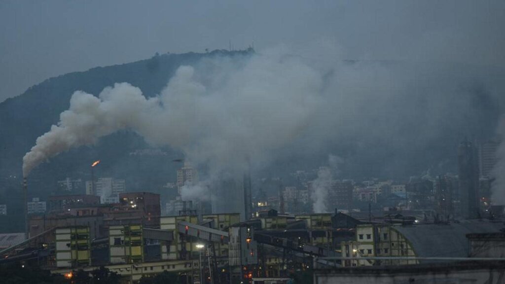Pollution Crisis Grips Major Maharashtra Cities as AQI Reaches Hazardous Levels