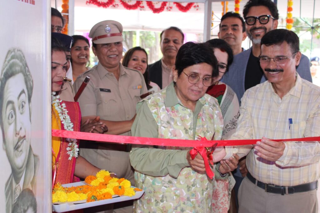 Pune: ‘Radio Parwaaz’ Launched at Yerawada Women’s Prison by Kiran Bedi