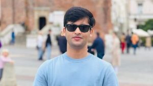 Defying all Odds: At 21, Rickshaw Driver's Son Becomes India's Youngest IAS; Ansar Shaikh's First-Attempt Success Inspires Thousands