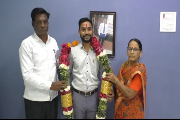 From 126th Rank to Class-1 Officer: How Nanded's Omkesh Jadhav Cleared MPSC Six Times Without Giving Up