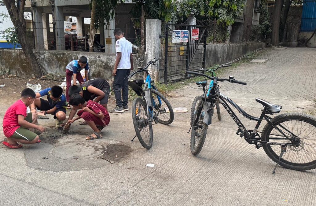 Pune: In Bhusari Colony, Kids Do What The Civic Body Didn’t — Fix A Pothole