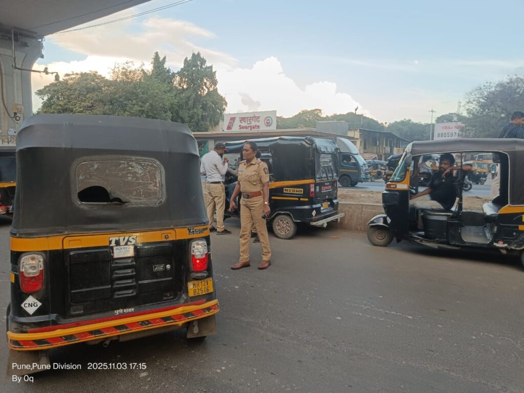 Pune Traffic Police Fines 324 Motorists For Violations Of Rules