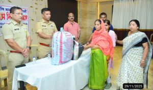 Pune: First ‘Kartavyadharma Nishtha’ Award Presented In Mohammadwadi To Late Driver Shankar Nagargoje
