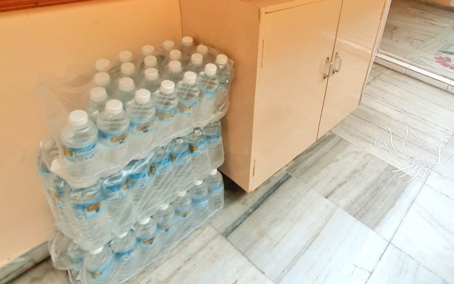 Man Leaves Water Bottles Outside Home for Delivery Partners, Internet Applauds the Gesture