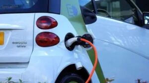 Maharashtra Orders Toll Exemption for Electric Vehicles Within 8 Days; Refunds to Begin Immediately
