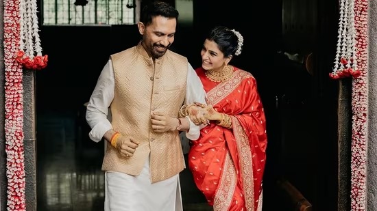Samantha Ruth Prabhu and Filmmaker Raj Nidimoru Exchange Rings In Intimate Ceremony At Isha Foundation