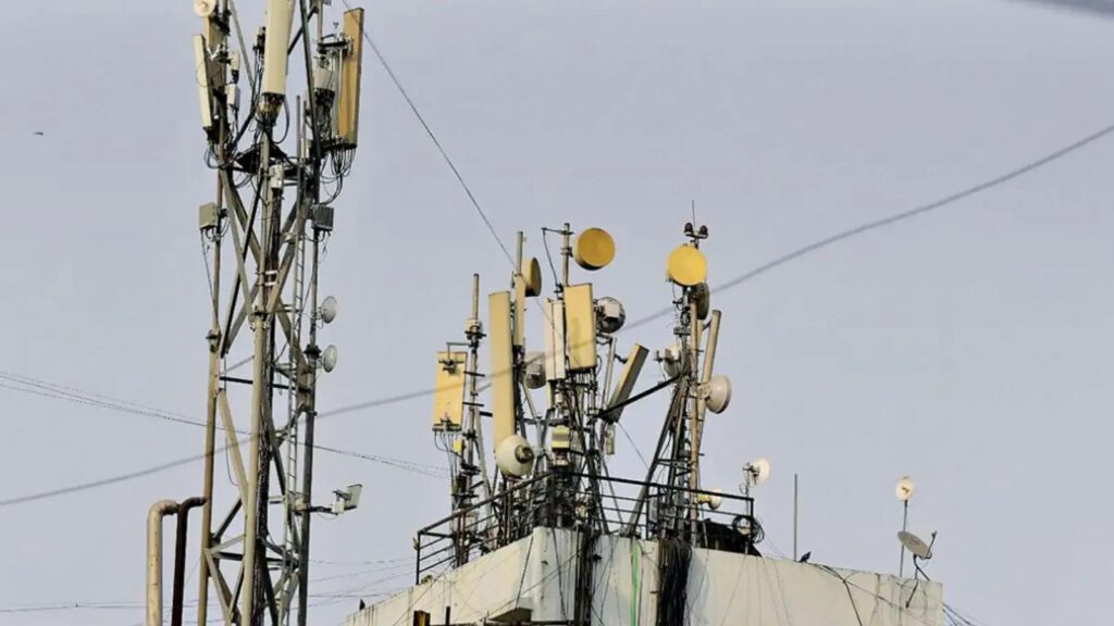 Pune: 390 Unauthorised Mobile Towers In Pimpri-Chinchwad Spark Safety And Revenue Concerns 