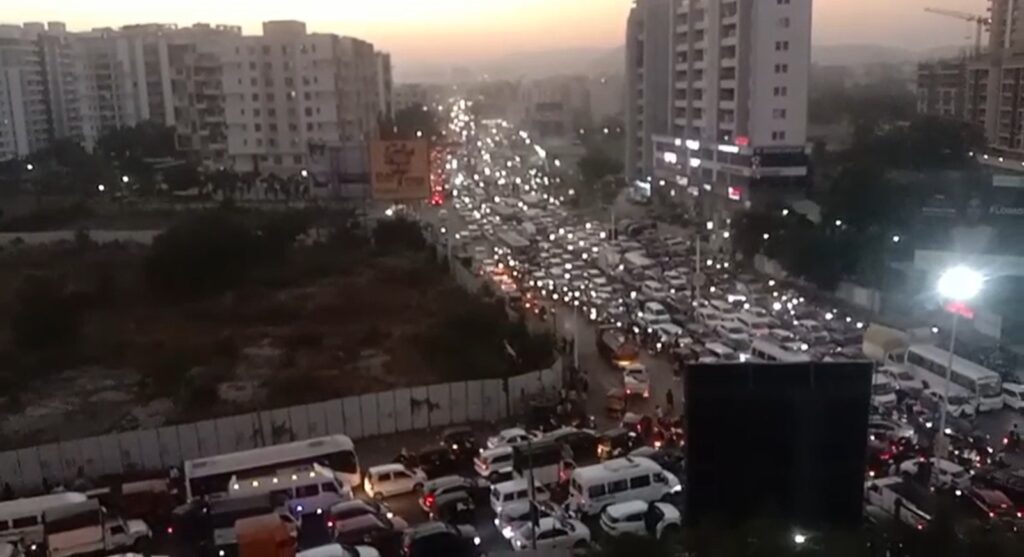 Pune: Hinjewadi Traffic Grinds To A Halt Again: School’s Poor Traffic Planning Triggers 3.5-Hour Gridlock, Police Step In