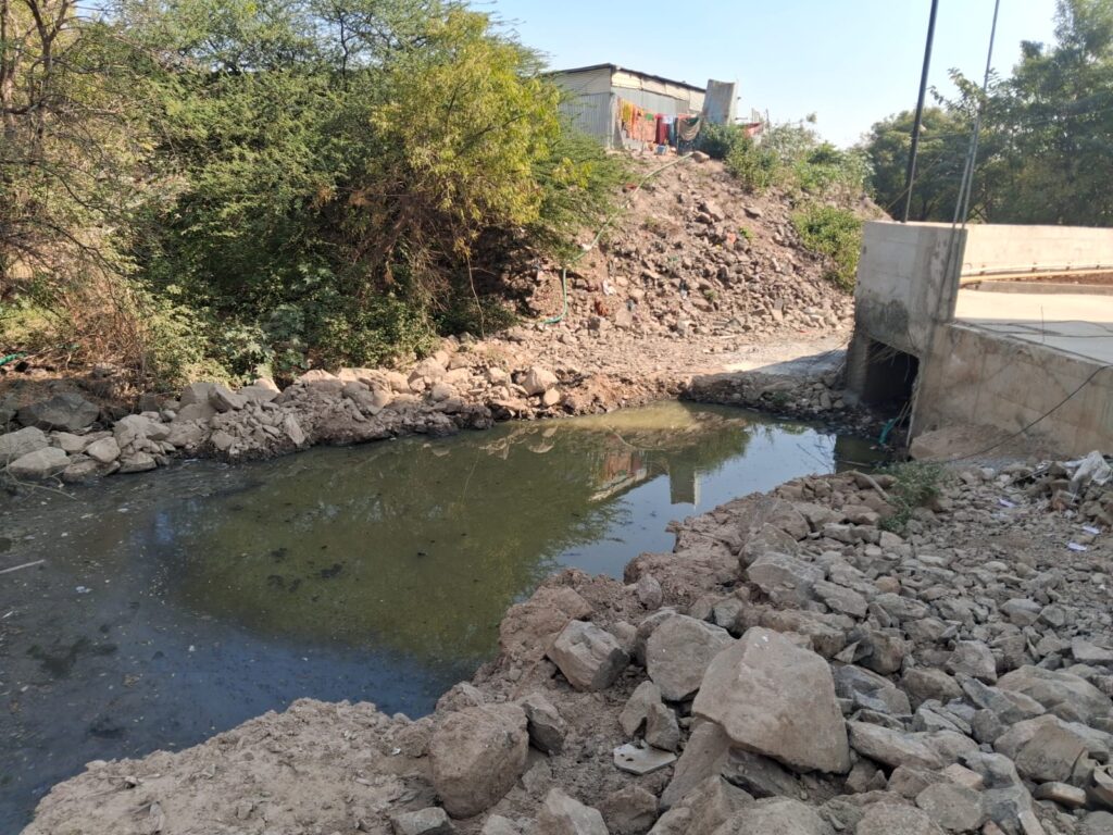 Pune: Untreated Sewage Flows Onto Road And Nallah Near Raheja Sterling In NIBM Annex, Residents Raise Alarm