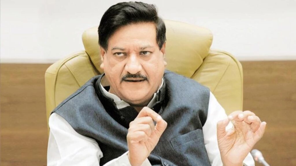 Major Political Development Likely on December 19, Claims Prithviraj Chavan; Hints at Possible Change in Prime Minister