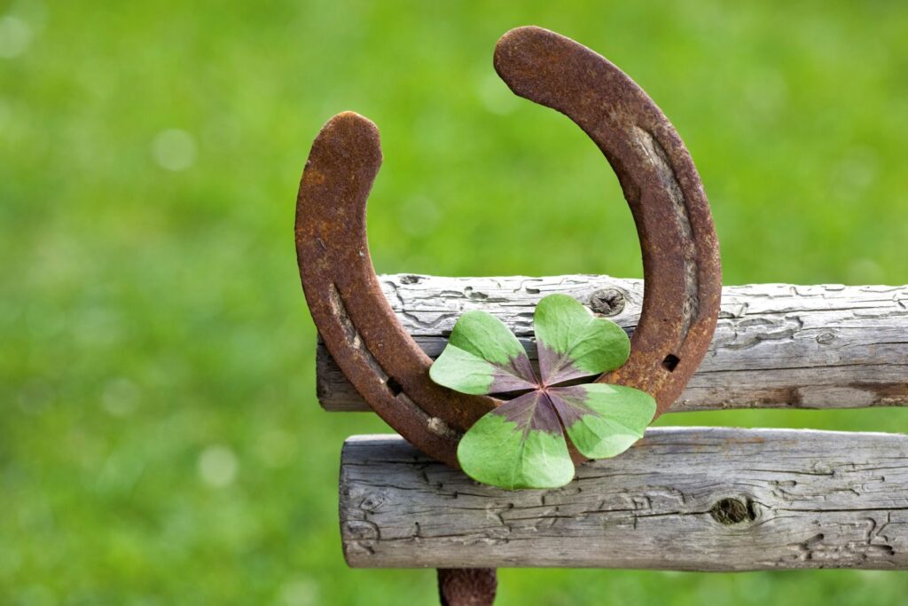 6 Everyday Habits of People Who Seem to Have All the Luck