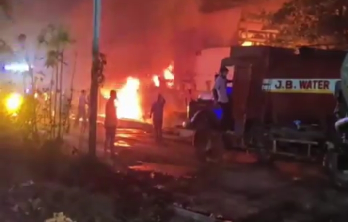 Mumbai: Two Dead After Fire Breaks Out on Third Floor of Andheri Commercial Building