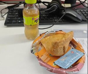Candidate Offered Samosa And Cold Drink At Walk-in Interview, Internet Has Mixed Reactions