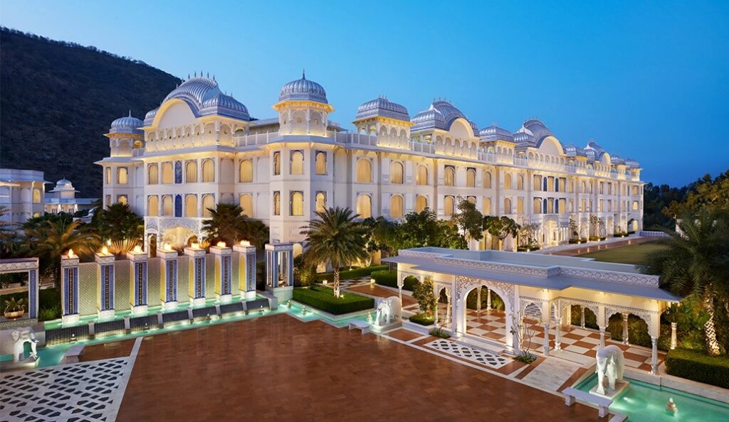 Leela Palace Udaipur Ordered to Pay ₹10 Lakh After Staff Enters Guest Room Without Permission; Hotel Reviews Legal Options