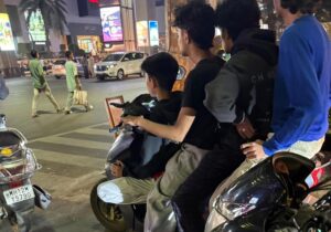 Pune: Four Persons Ride On A Single Two-Wheeler At Gold Adlabs Chowk, Residents Demand Action 