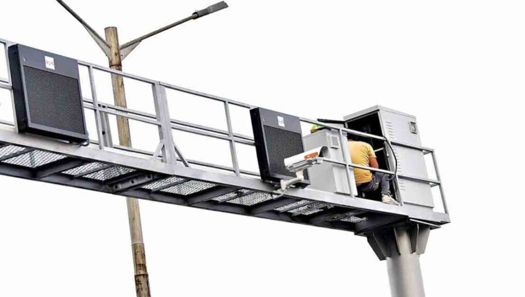 Pune–Bengaluru Highway Lane Closures On Navale Bridge From February 3 to 5 For Speed Camera Gantry Installation