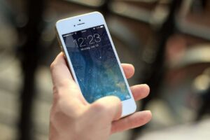 Cleaning Smartphone Camera with Clothes? Experts Warn It Can Damage Your Lens