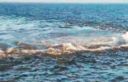 Mysterious Circular Water Formation Spotted in Arabian Sea Near Gujarat Coast, Fishermen Alarmed