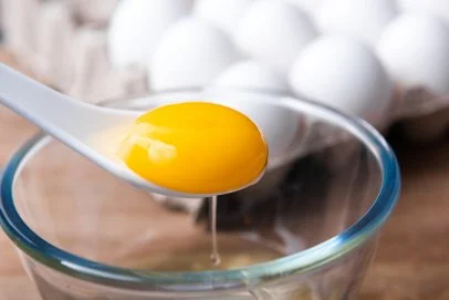 Do You Toss the Yolk Thinking It’s Unhealthy? A Cardiologist With 40 Years of Experience Explains Why Whole Eggs Matter