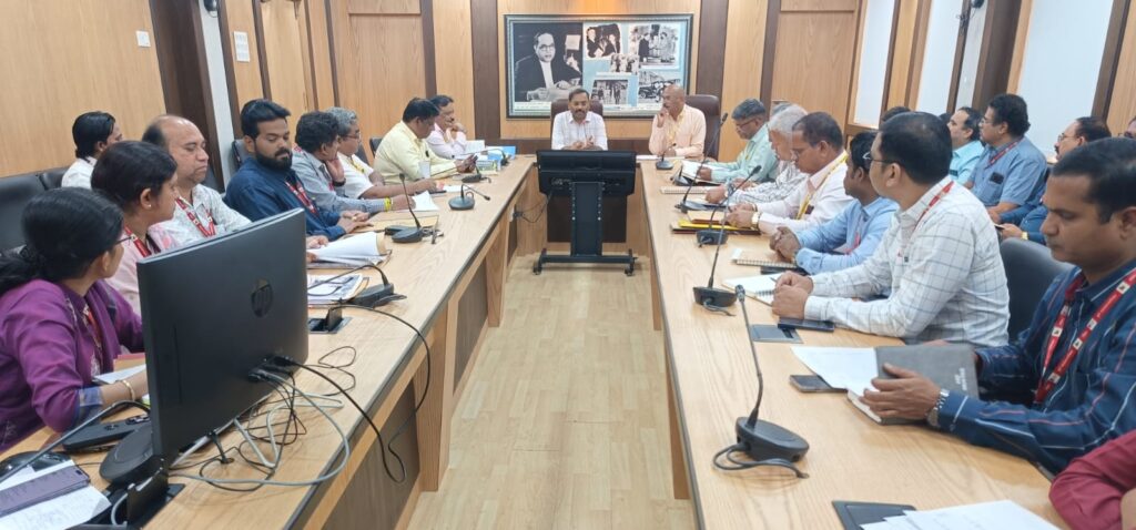 Pune: Civic Body Reviews Road, Footpath Works; Sets Targets For Pothole-Free City