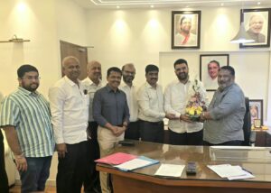 Pune Petrol Dealers Raise Issued Related To Pteroluem Trade And Other Matters With Maharashtra Labour Minister at Mantralaya