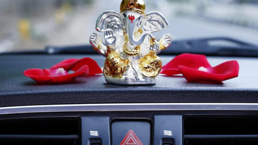 Keeping a Deity Idol in Your Car? It Could Be Auspicious or Inauspicious — Know the Right Rules