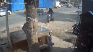 Speeding Eicher Tempo Sparks Major Crash at Lavale Phata; Five Vehicles Damaged, CCTV Captures Shocking Moment