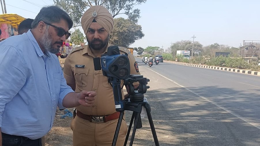 Laser Speed Cameras Installed on Mumbai–Pune Highway; Authorities Target Overspeeding Vehicles