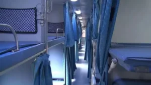 Lower Berth Row Sparks Debate After 82-Year-Old Allotted Upper Seat, Railways Clarifies Policy