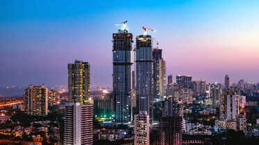 Mumbai’s Sky-High Living: 7 Iconic Towers Redefining Urban Luxury